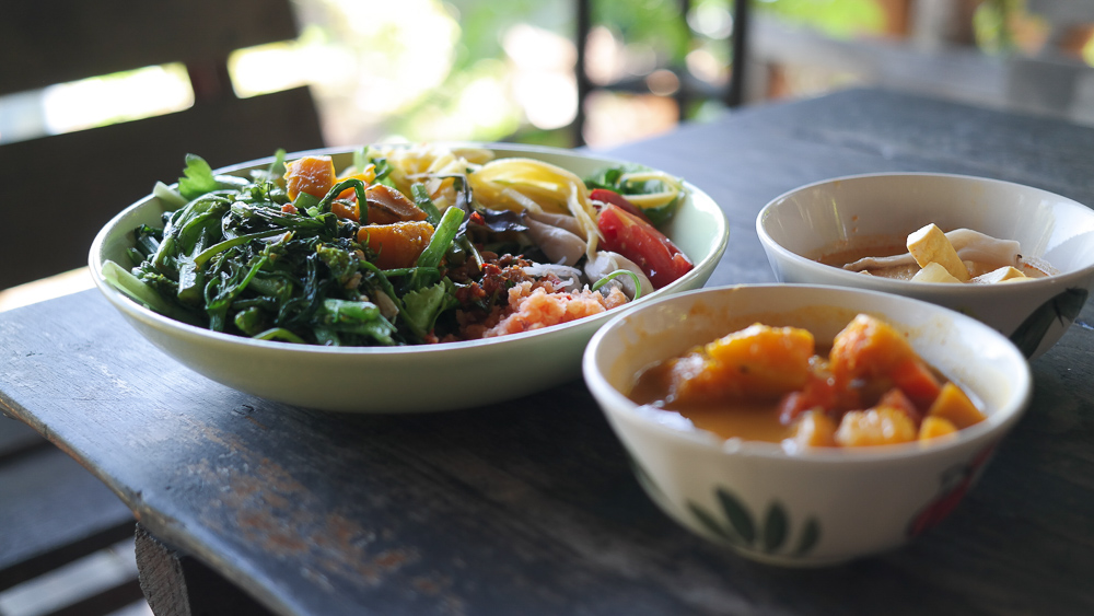 Vegan hotspots in Chiang mai: Happy Green food