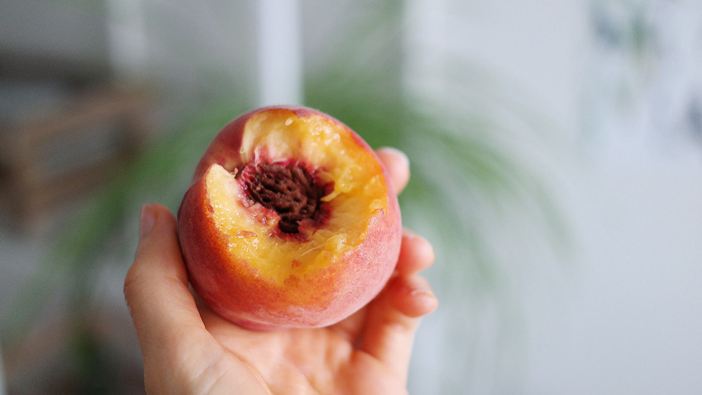 Raw till 4 breakfast fruit peach bite